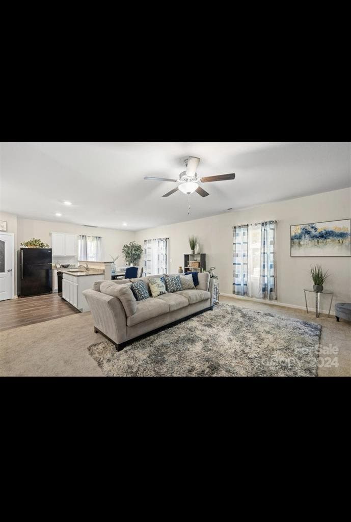 Spacious Room For Rent