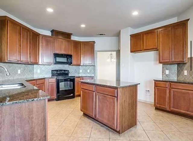 Female Roommate Wanted on Lake