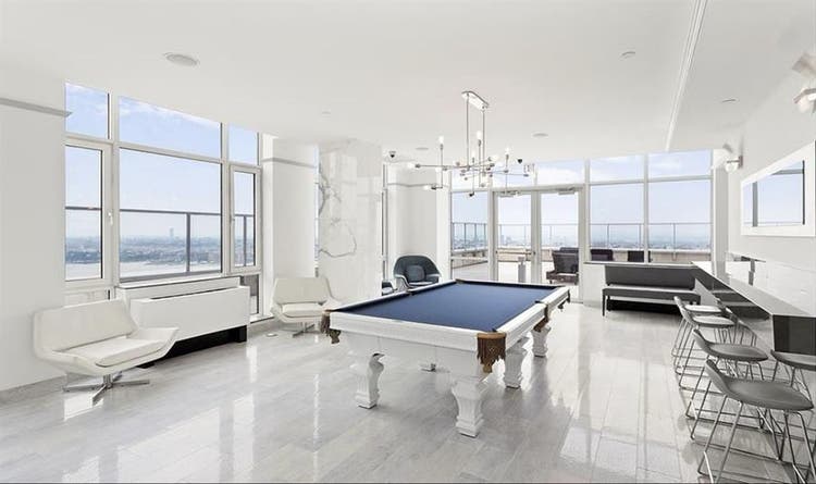 Luxury 3 Bed Room - Master Suite