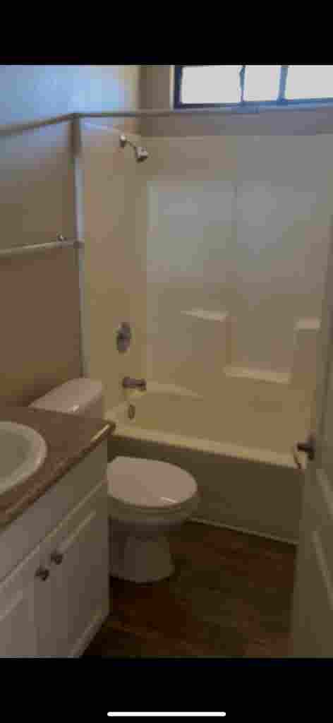 1 bed w private bath