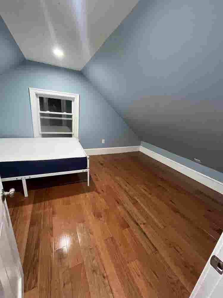 3 
rooms available in Dorchester