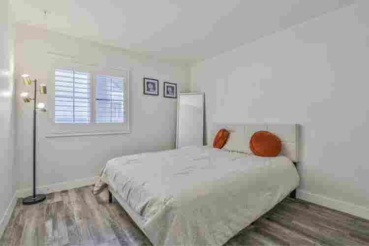 Private Room & Bathroom Downey