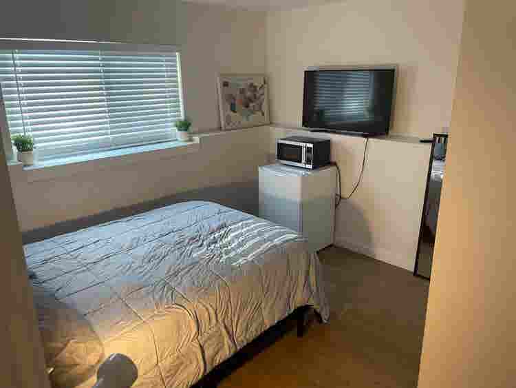 Unfurnished Room for Rent