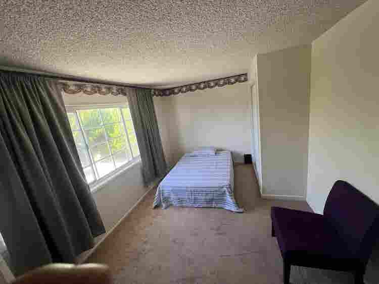 Private large room for share