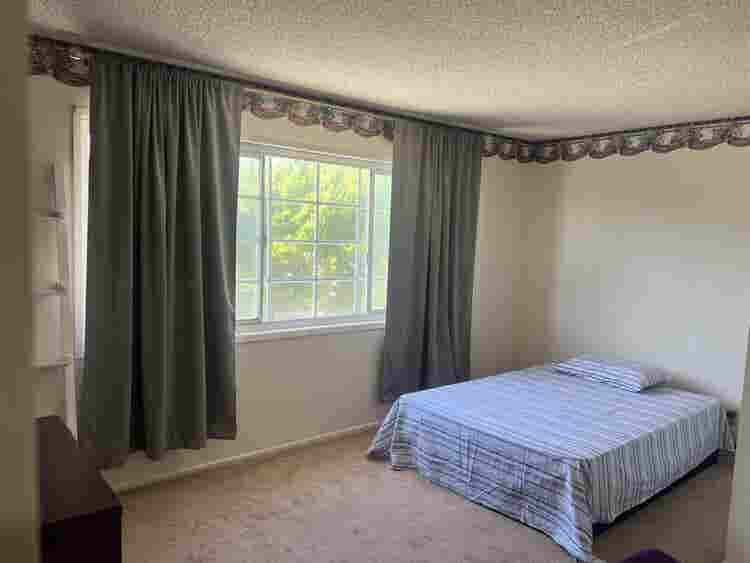 Private large room for share