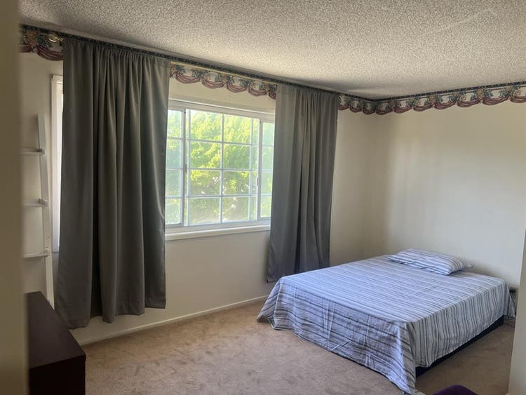 Private large room for share