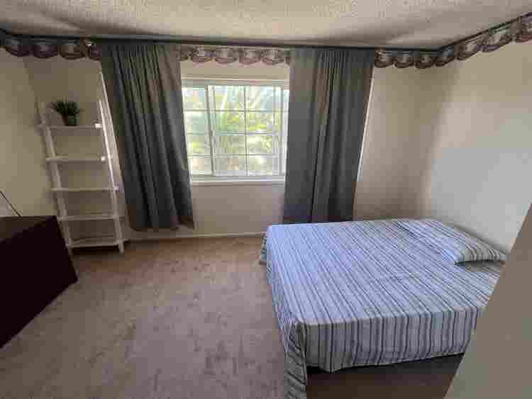 Private large room for share
