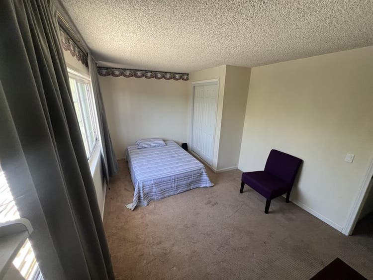 Private large room for share