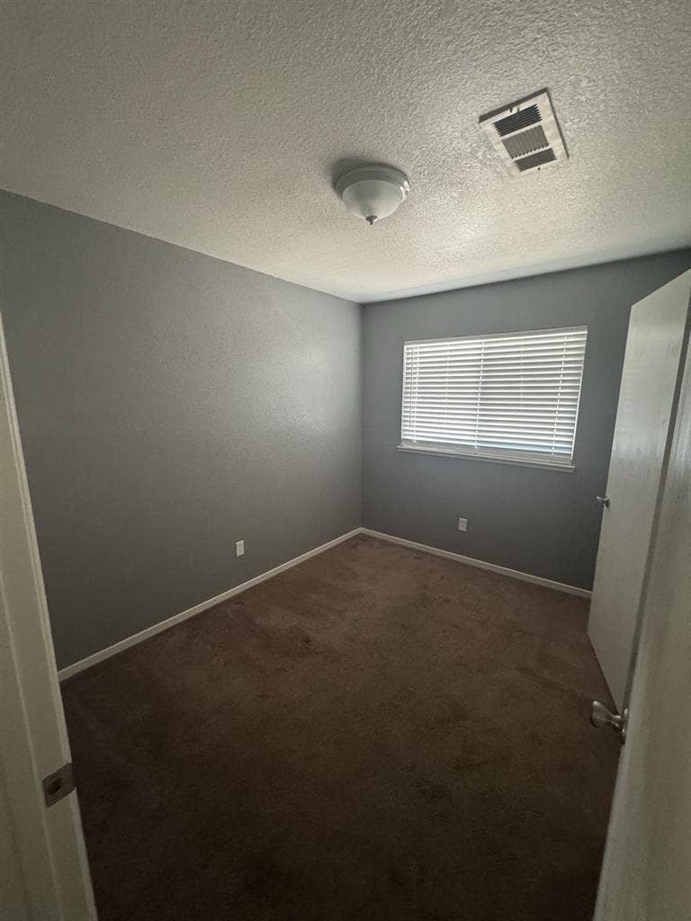 3 rooms for rent