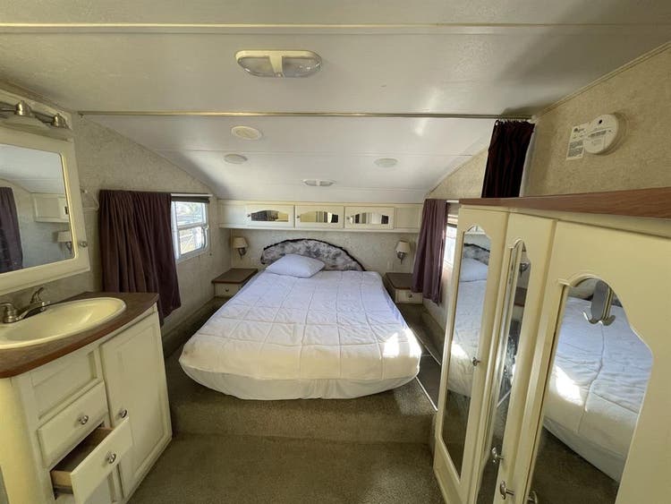 Tiny house