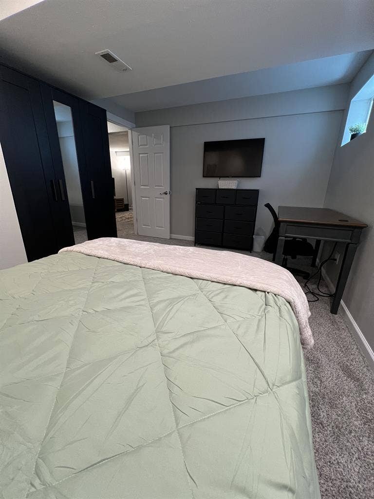 Cozy Private Rooms in Spacious Home