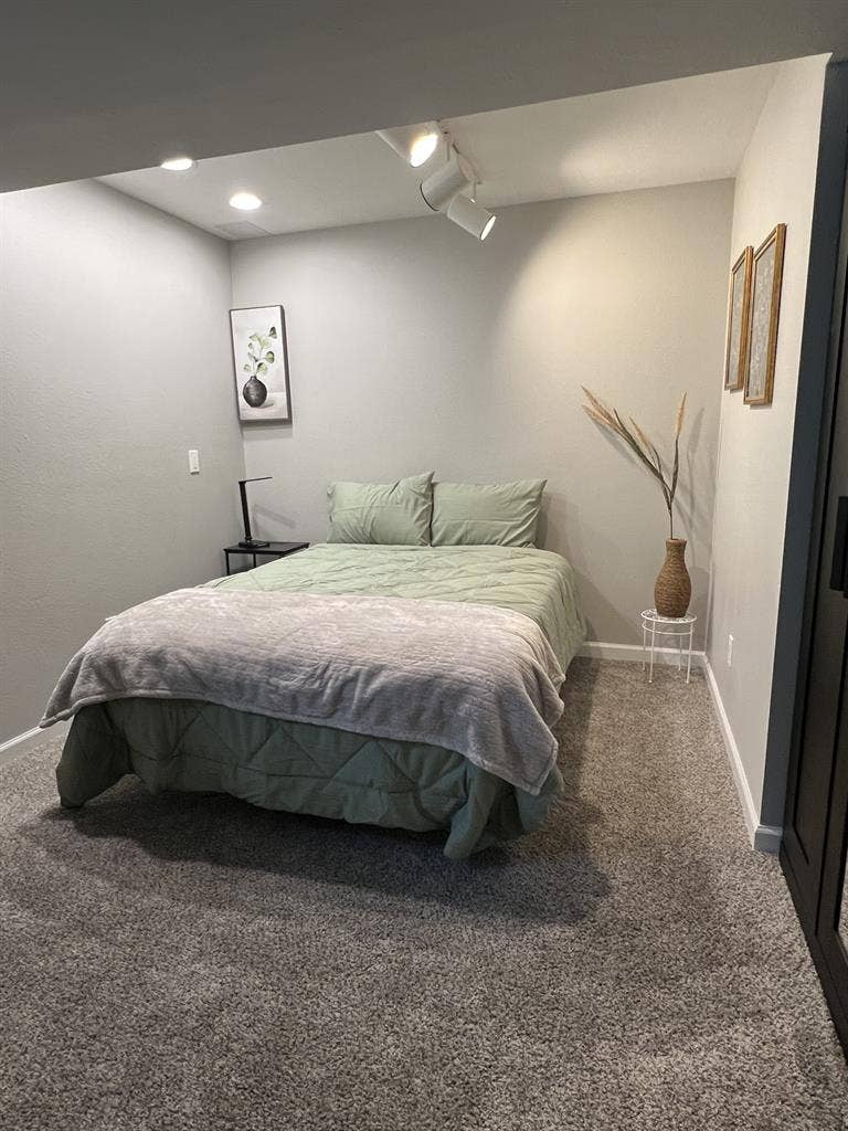 Cozy Private Rooms in Spacious Home