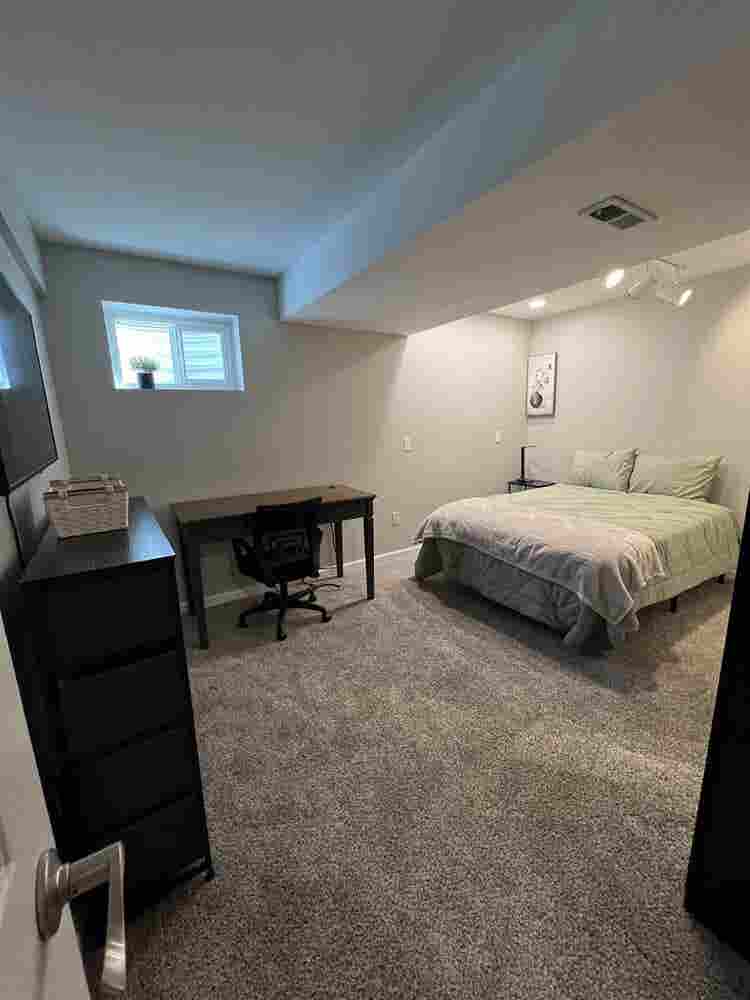Cozy Private Rooms in Spacious Home