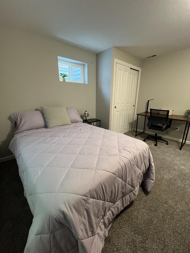 Cozy Room in Spacious safe home