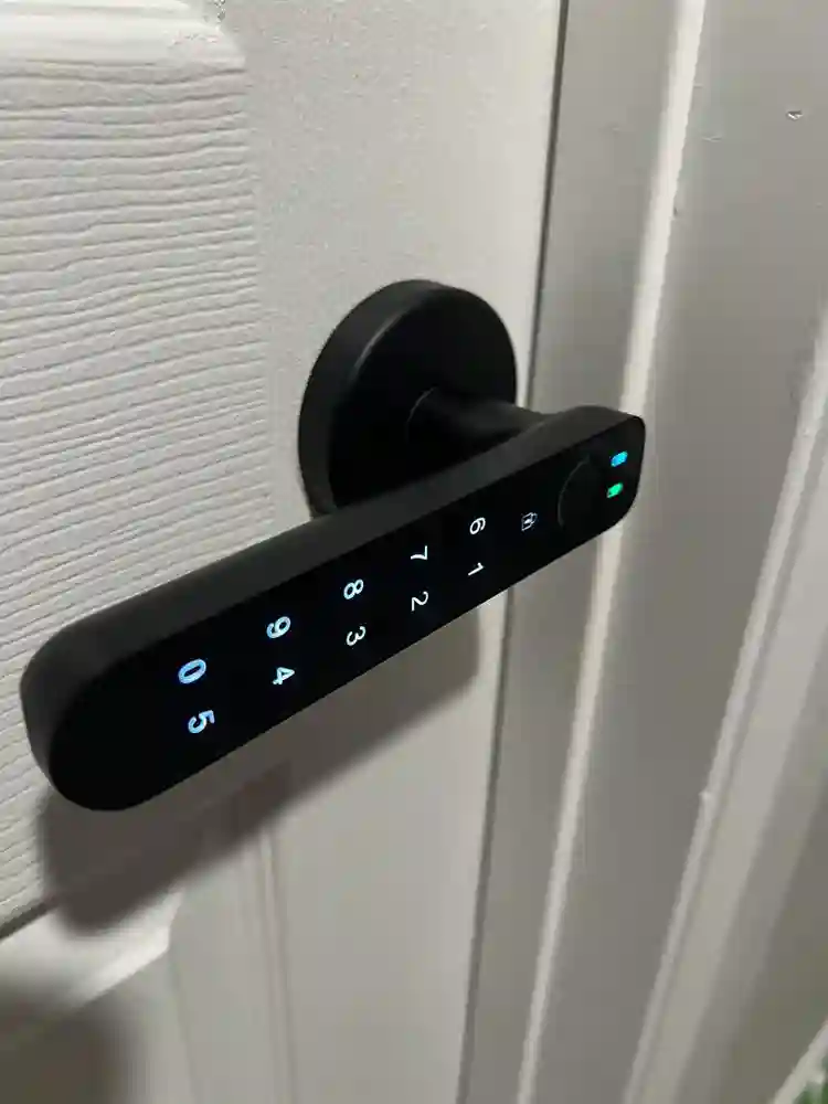 Cozy Room in Spacious safe home