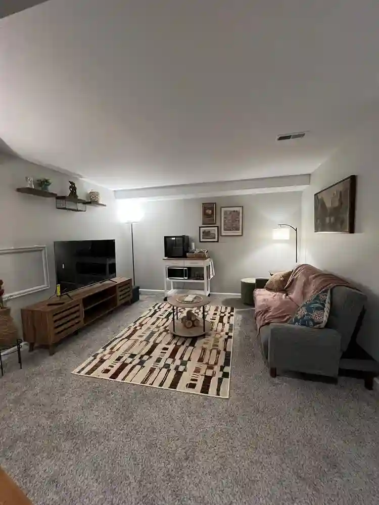 Cozy Room in Spacious safe home