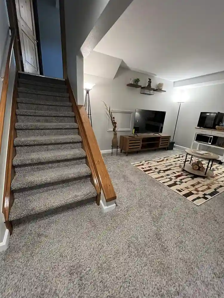 Cozy Room in Spacious safe home