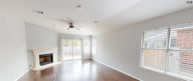 1 BR in Austin