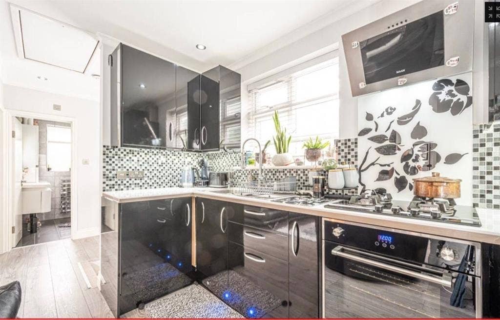 Double Room Available