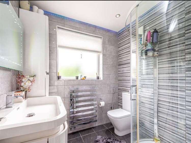 Double Room Available