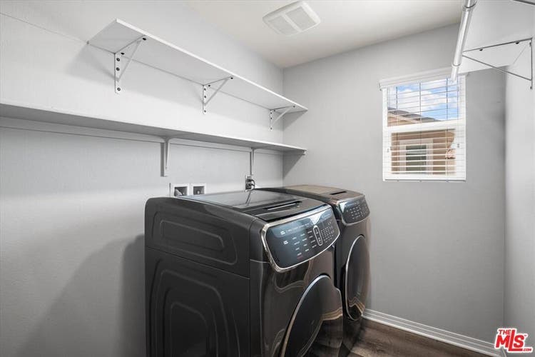 Fully furnished rooms for rent