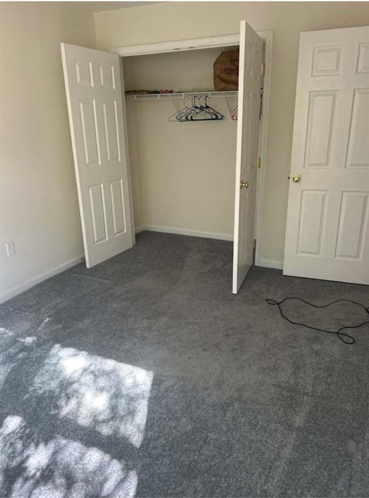 Rooms available near the beach