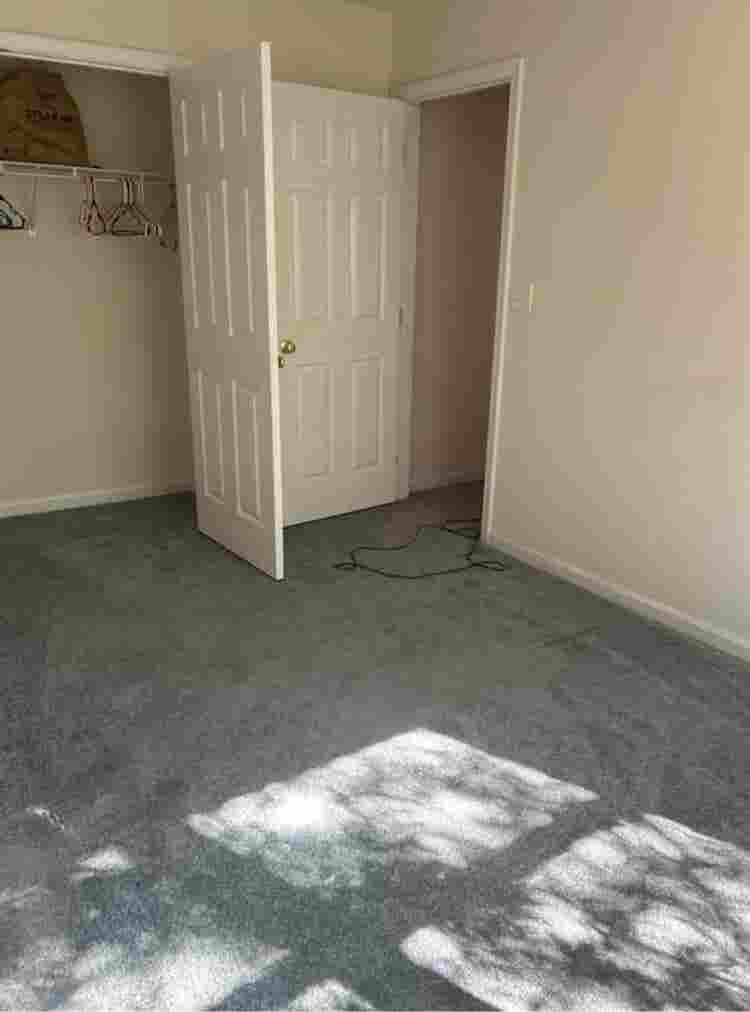 Rooms available near the beach