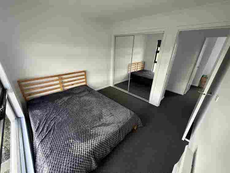 Rent a house Greenvale