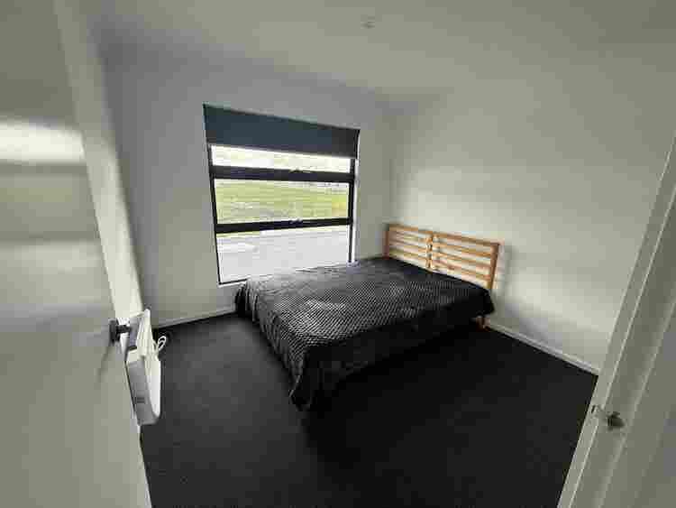 Rent a house Greenvale