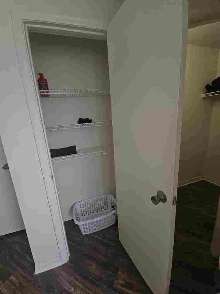 1-bed, bath,  walk in closet