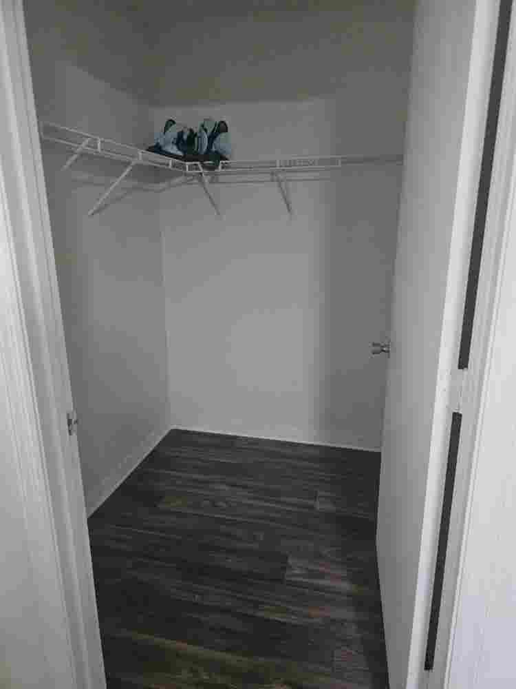 1-bed, bath,  walk in closet