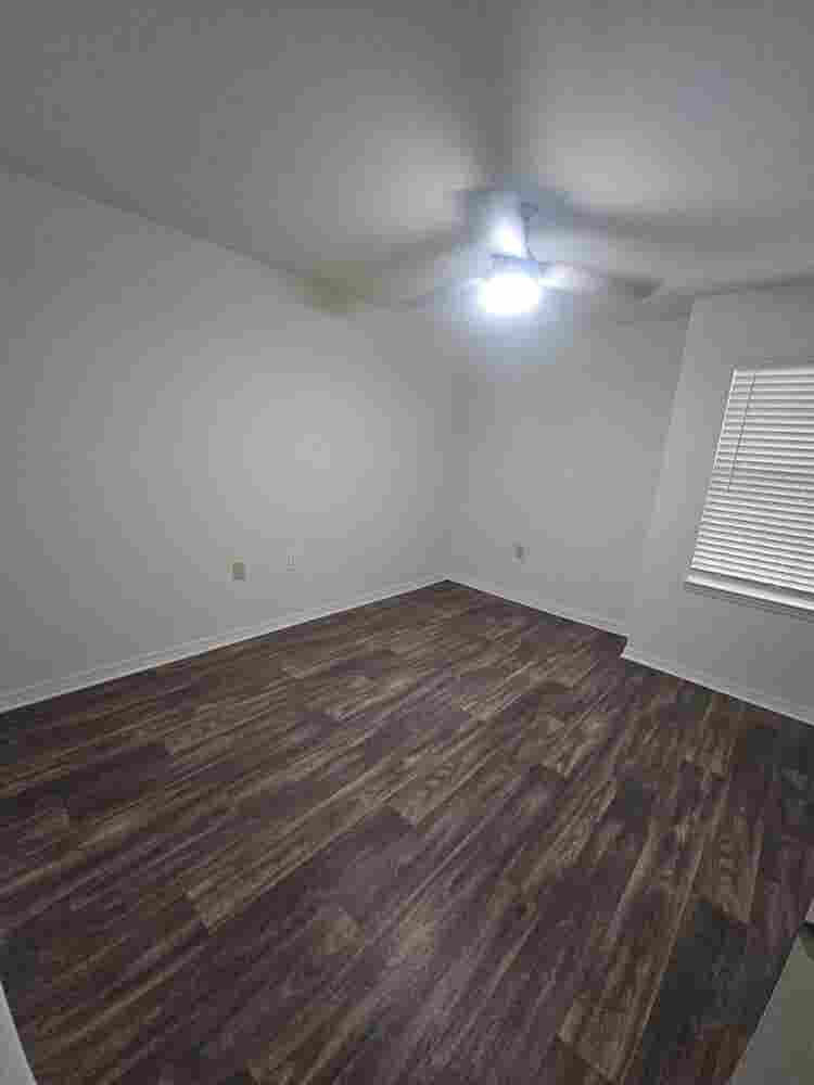 1-bed, bath,  walk in closet