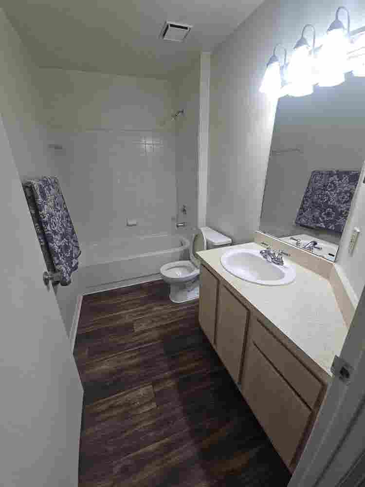 1-bed, bath,  walk in closet