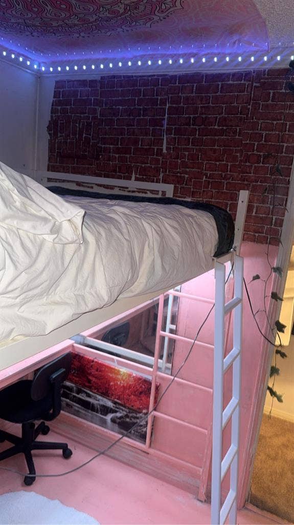 Location Toluca 
lake Universal