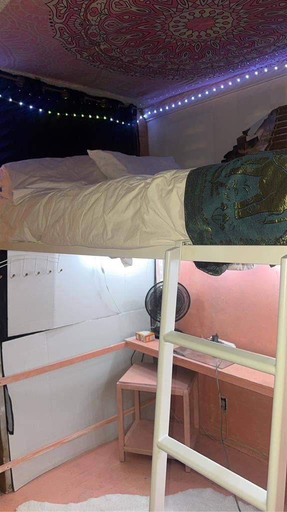 Location Toluca 
lake Universal