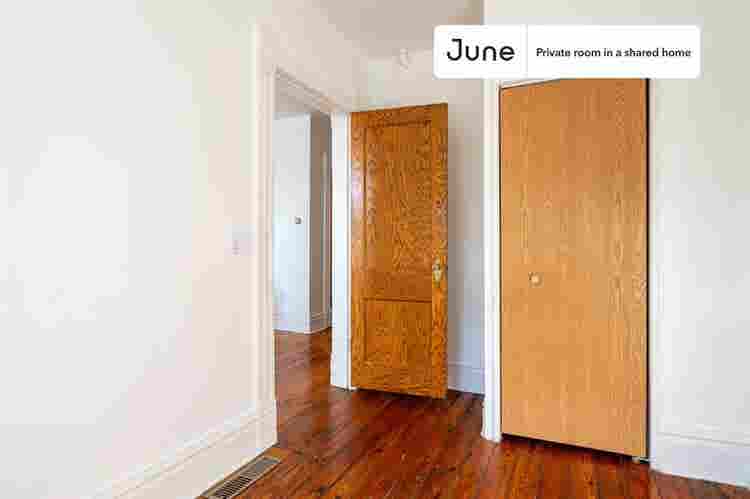 2 BR in Chicago