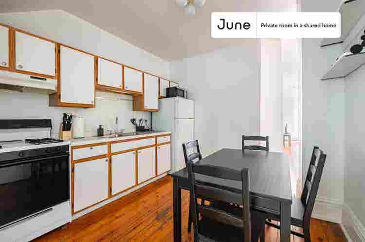 2 BR in Chicago