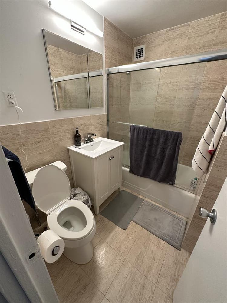 4B
Apartment Near Central Park