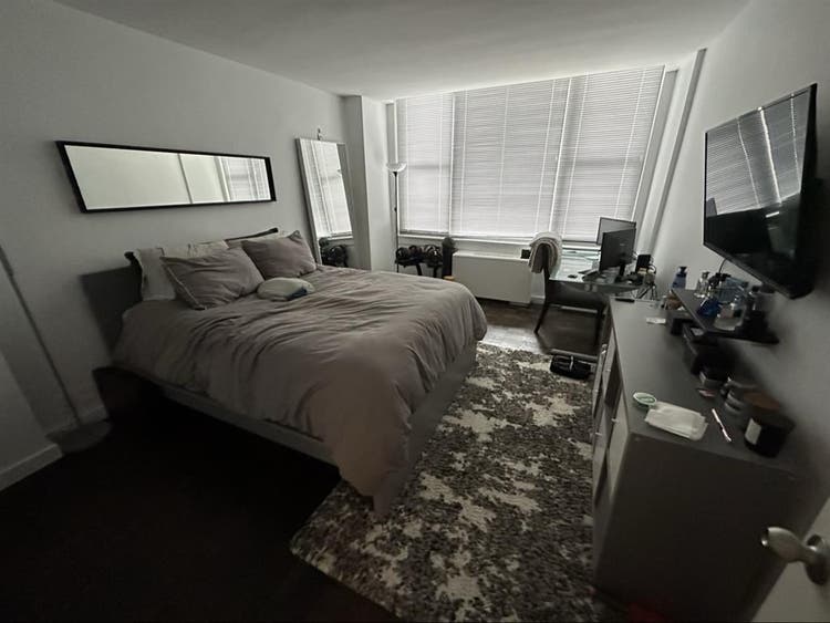 4B
Apartment Near Central Park