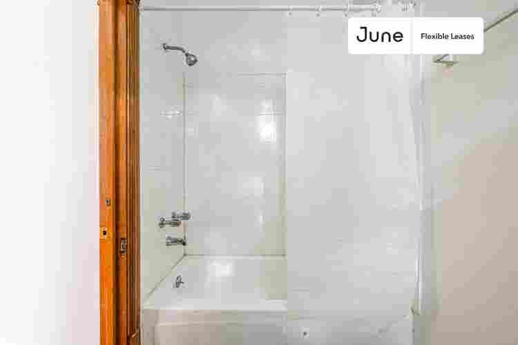 1 BR in Chicago