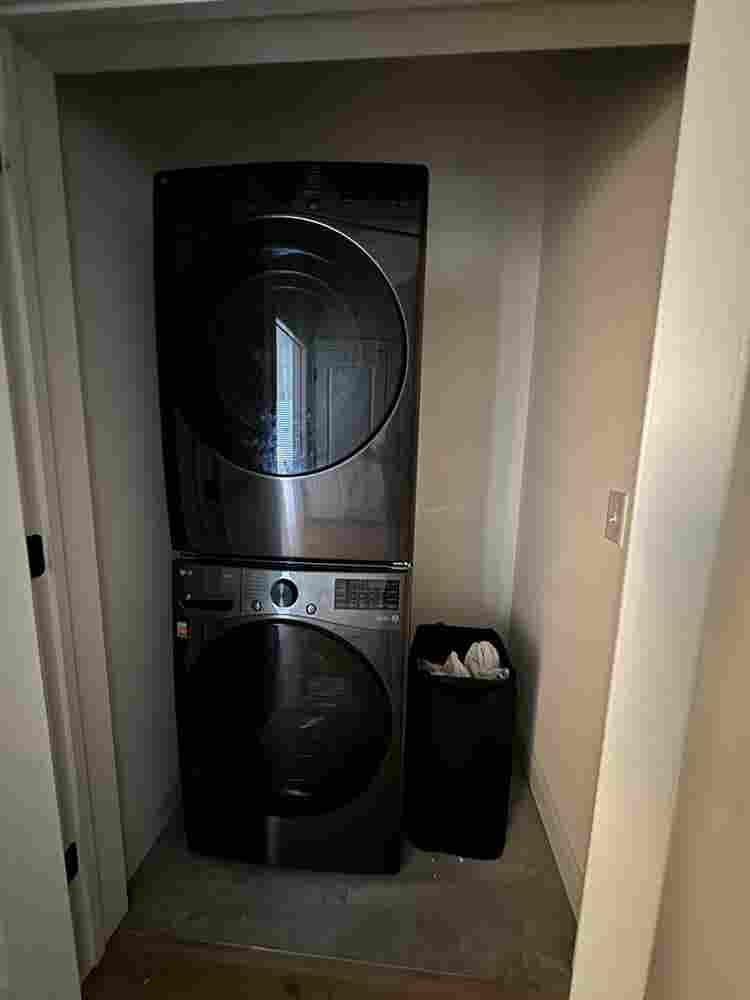 Private room and bathroom for rent