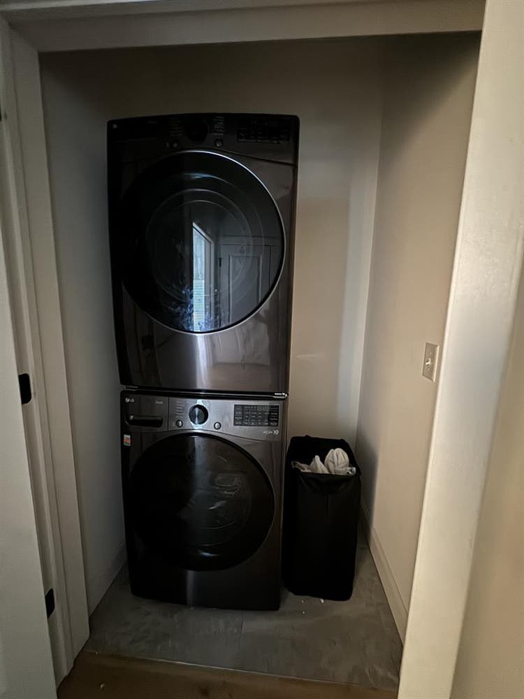 Private room and bathroom for rent