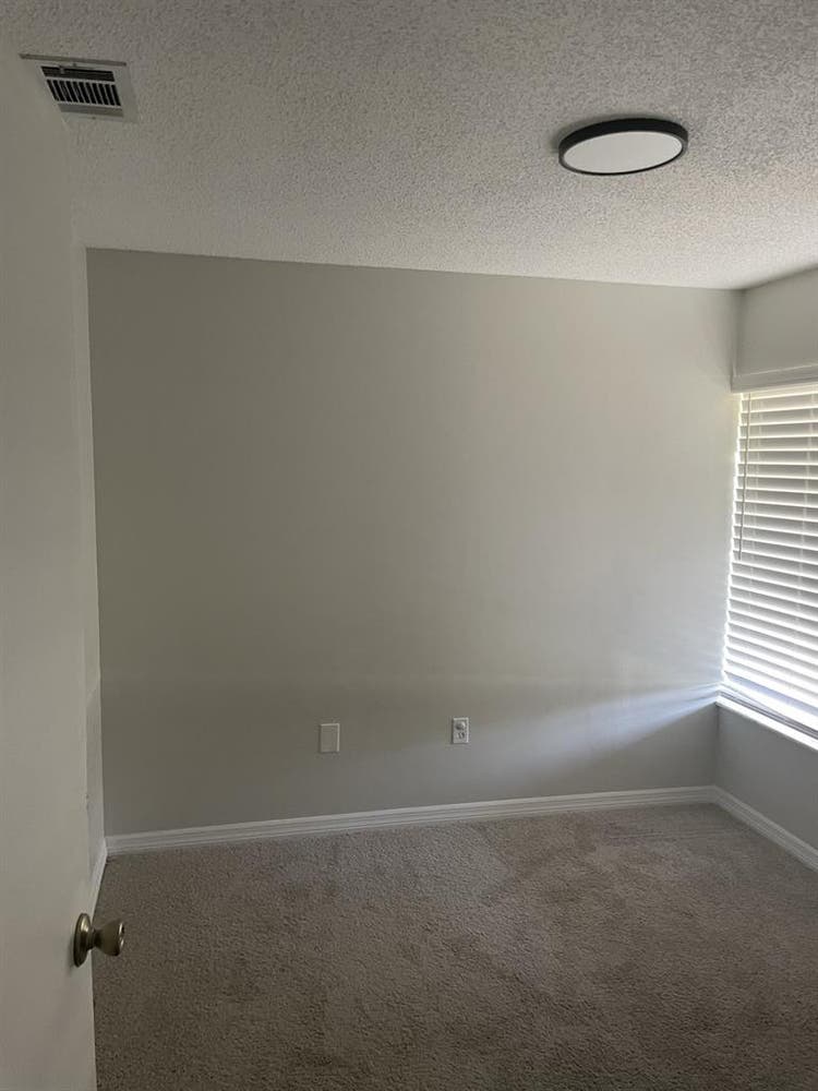 Room for rent $