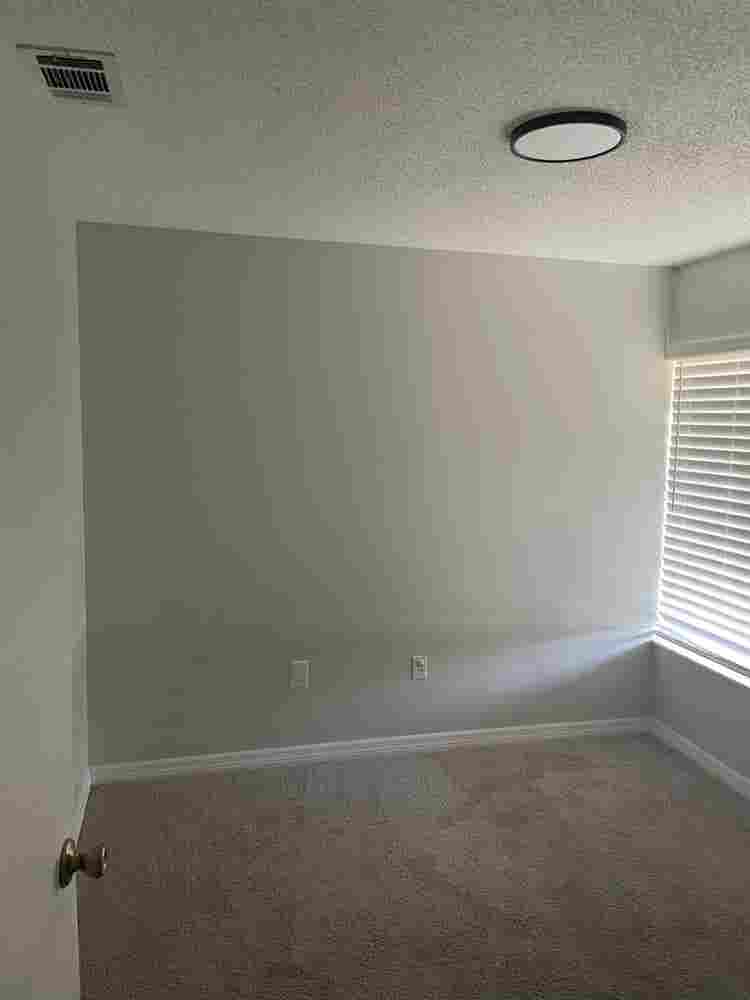 Room for rent $