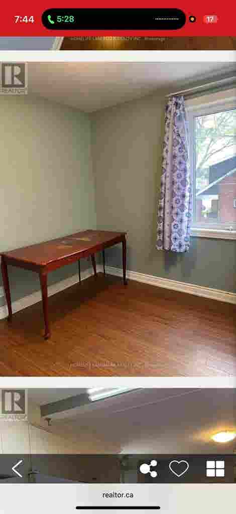 Huge Bright bed room for rent