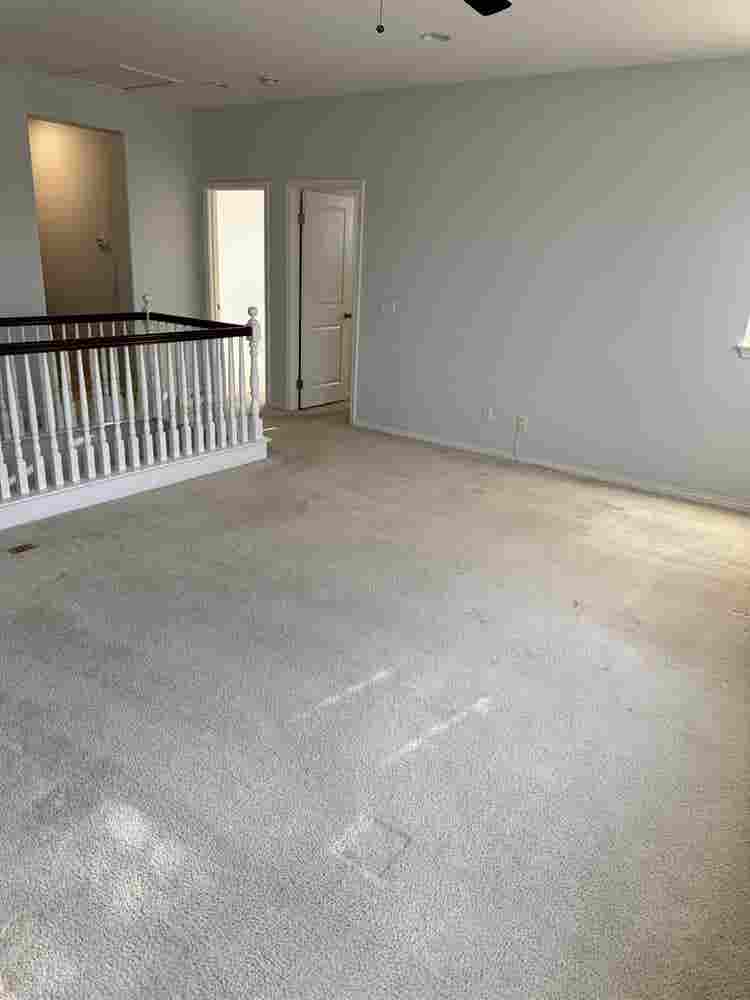 Two unfurnished rooms for rent