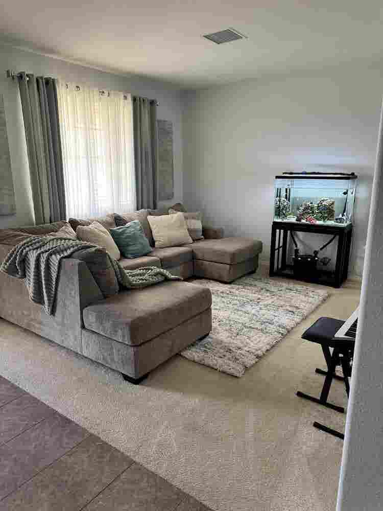 Two unfurnished rooms for rent