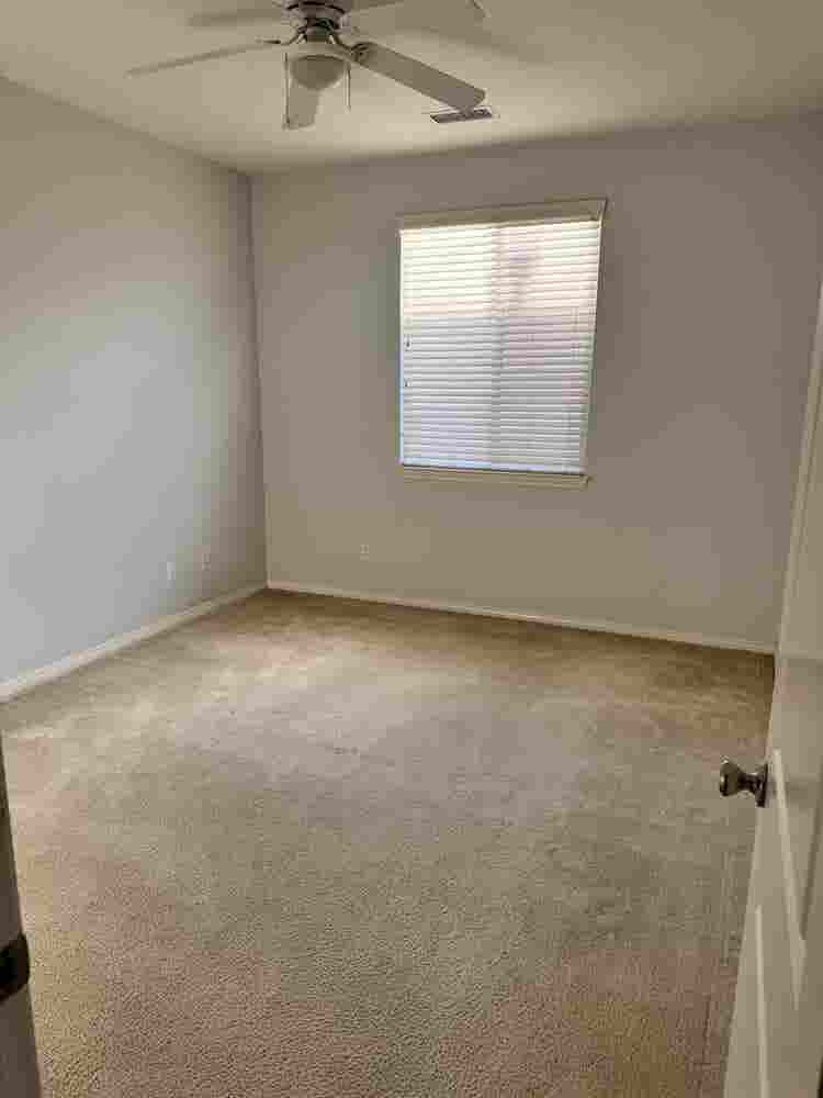 Two unfurnished rooms for rent