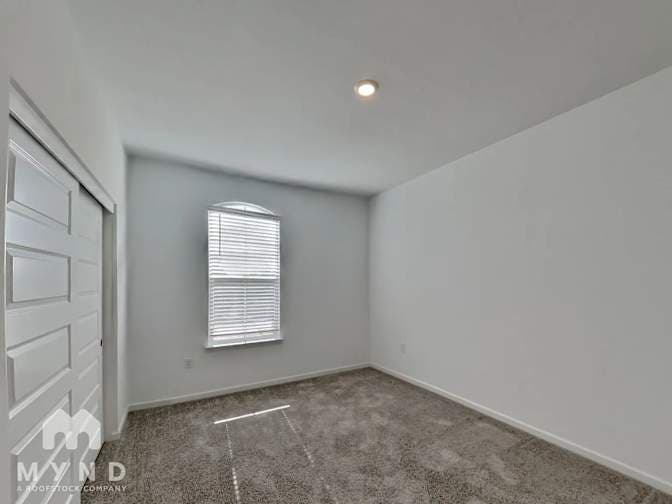 Rooms for rent in house in woodland