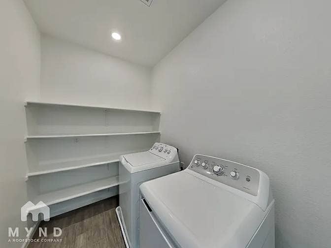 Rooms for rent in house in woodland